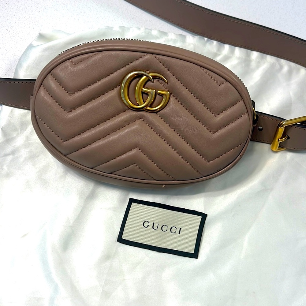 Like new Gucci marmot bag